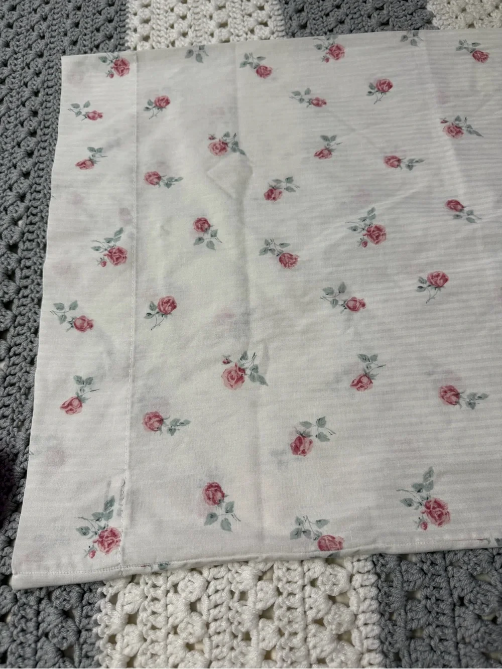 Cannon Floral Rose Pillow case set standard cotton polyester blend USA